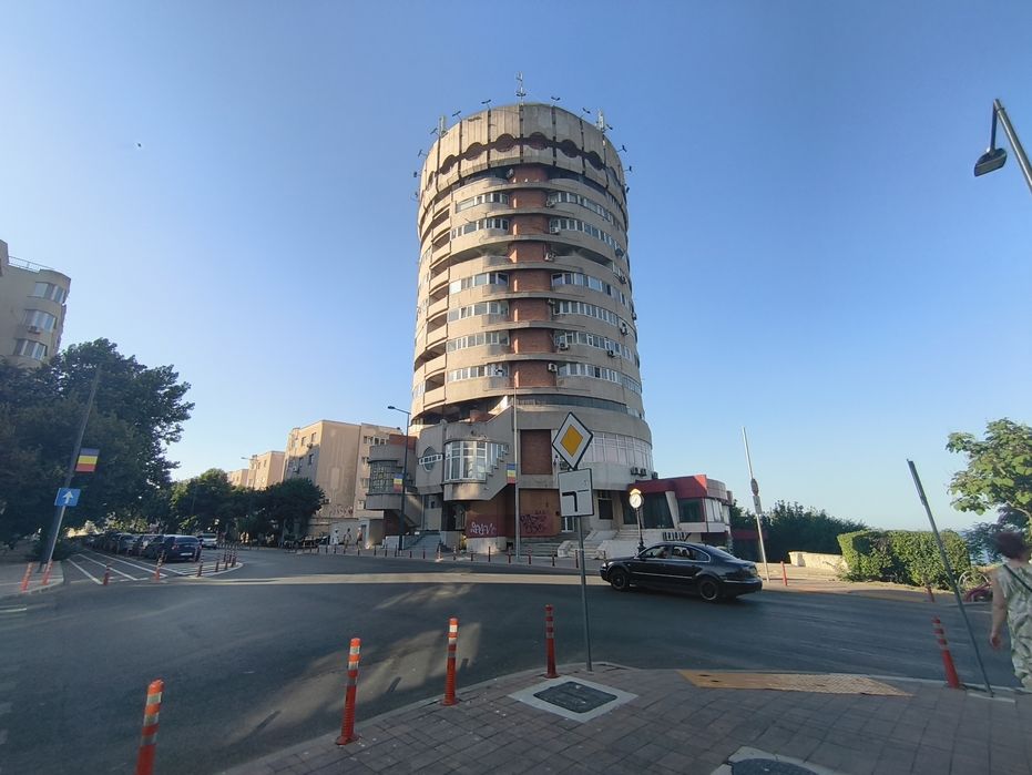 Inchiriez Apartament 3 camere Plaja Modern termen lung