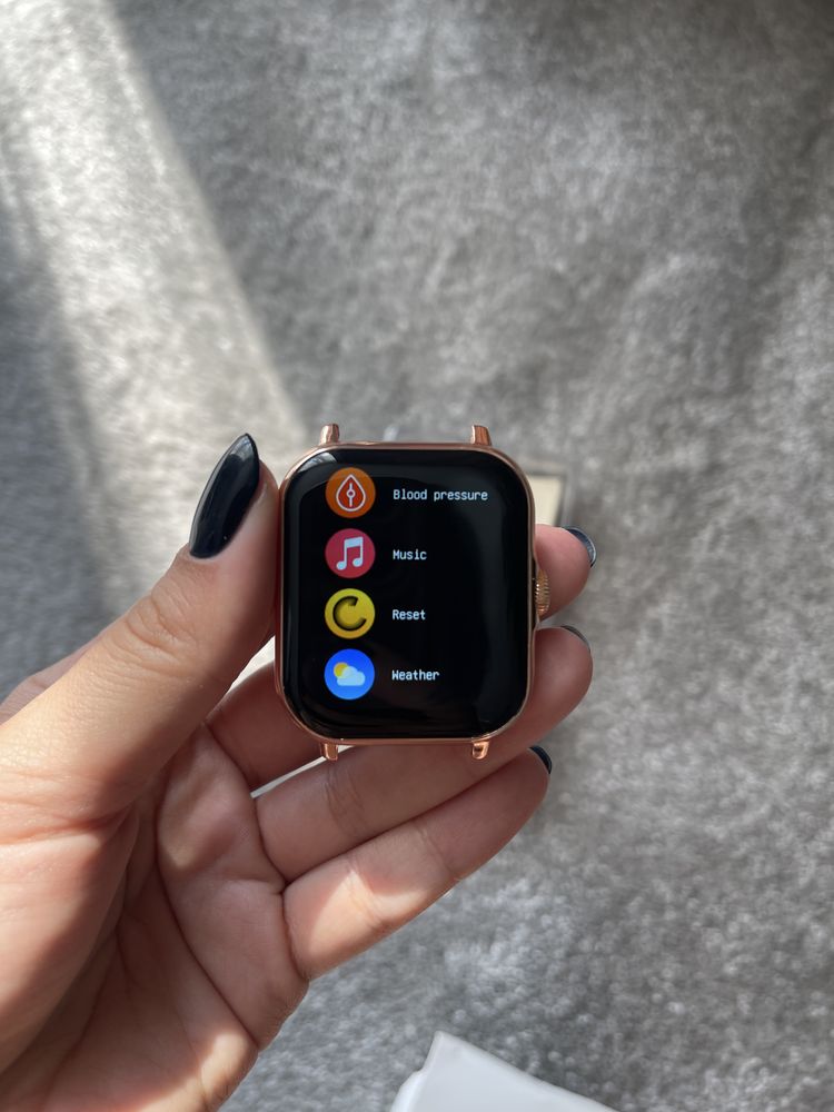 Smart Watch с различни стилове IOS&Android + протектор