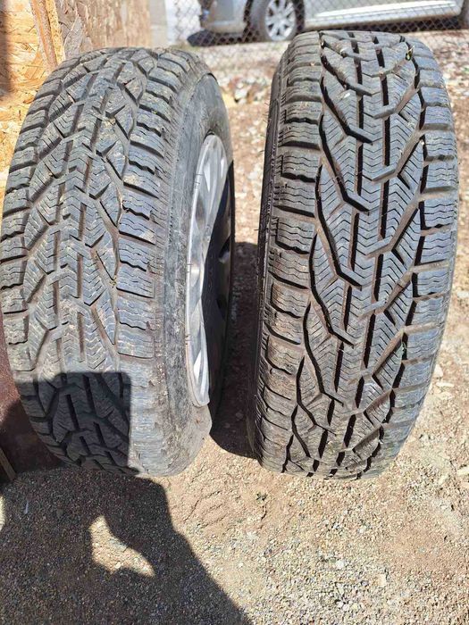 Зимни гуми Tigar на 3 месеца с железни джанти и тасове 15''