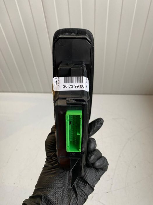 Buton comanda geamuri Volvo S60 S80 V70 XC70 XC90 30739980 31334466 31334464