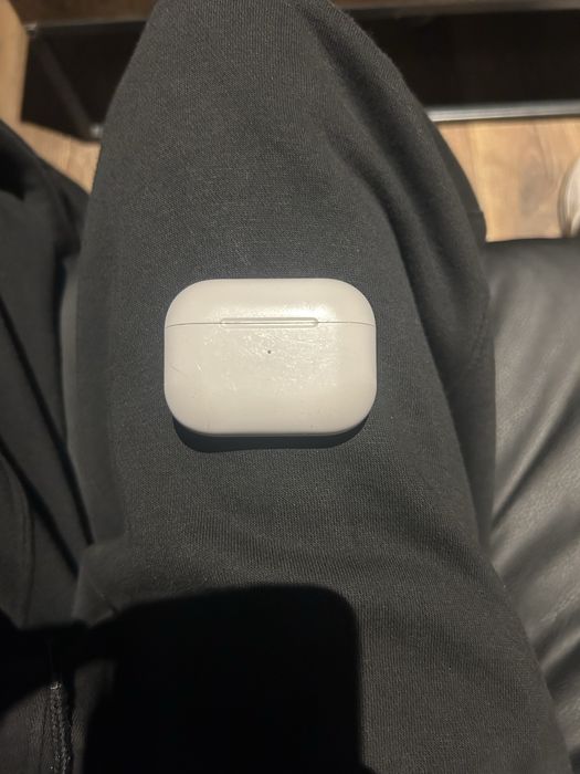 vand casti airpods pro 3