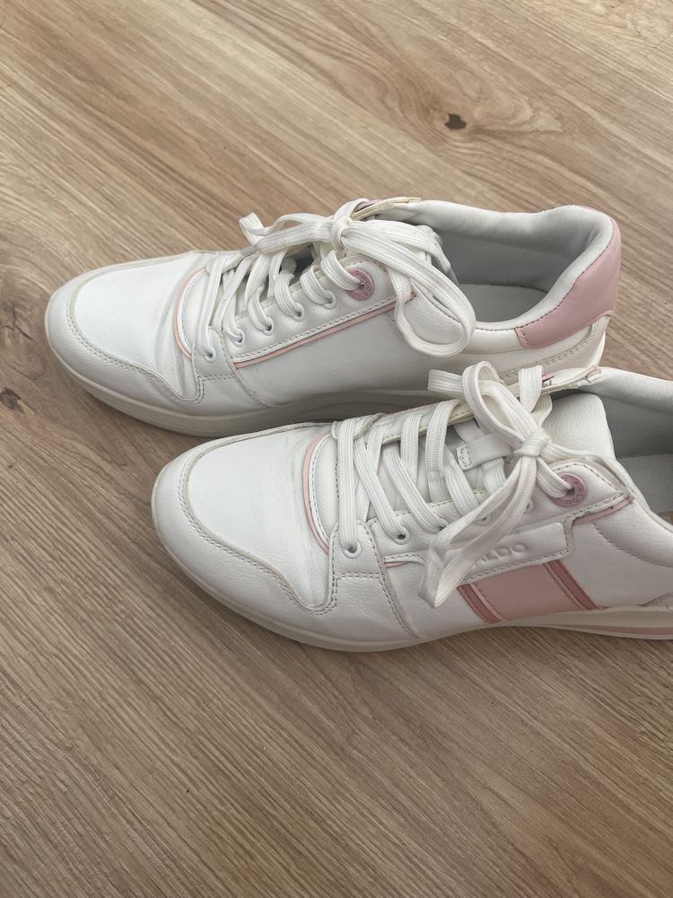 Сникърси/ маратонки на платформа Aldo