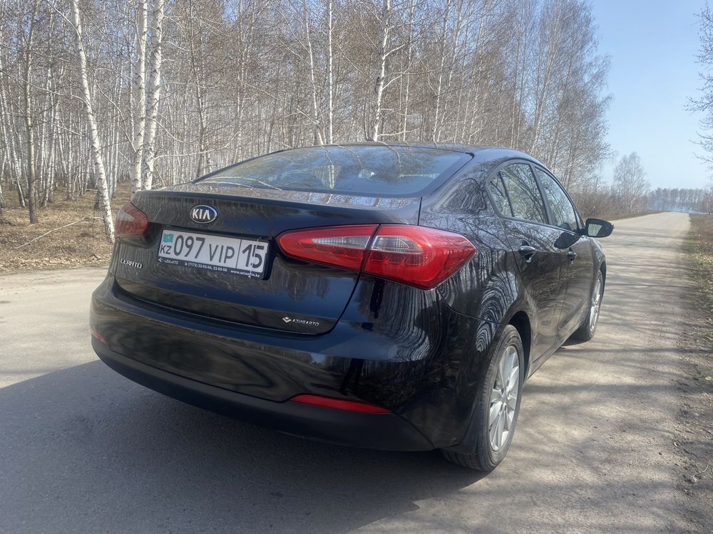 Kia cerato 2013 год.