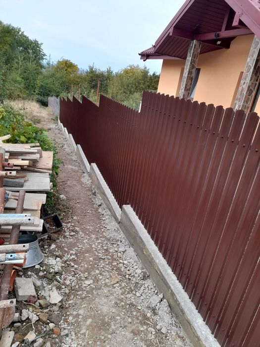 Construim garduri stil jaluzea șipcă metalică tablă cutată