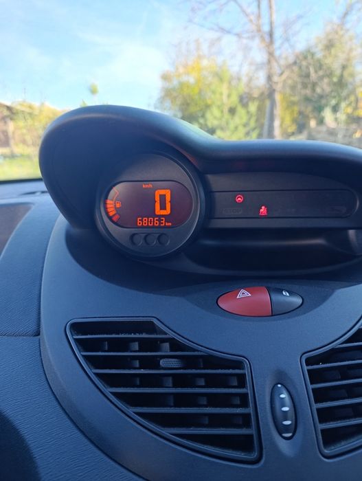 Renault twingo 2007 година