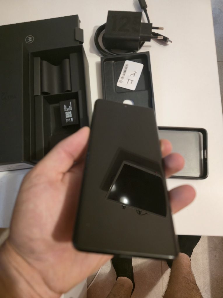 Motorola edge 50 ultra като нов