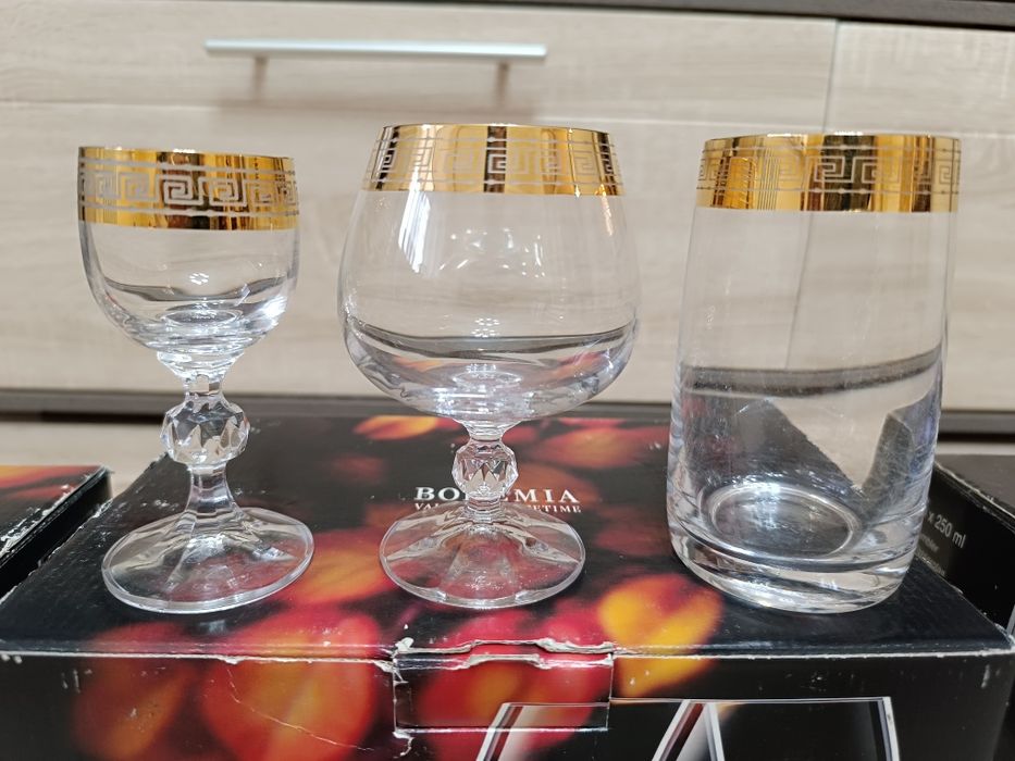 Рюмки стаканы одной серии