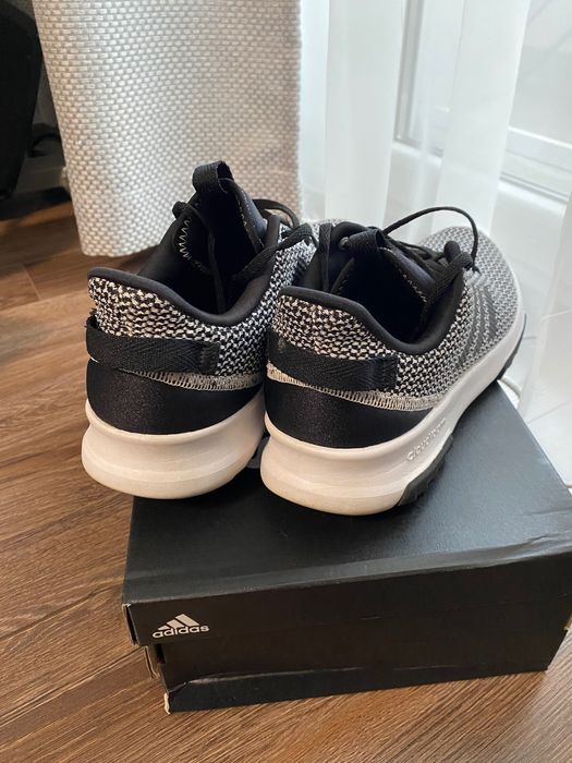 Продавам мъжки маратонки Adidas