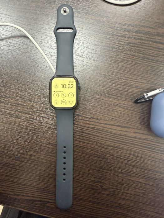 Продам Apple Watch series 8 41 мм