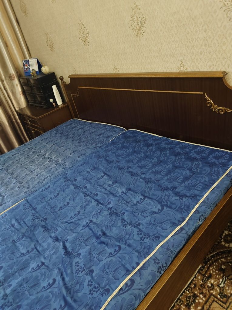 Кровать двуспальная бу Матрасы 160х180