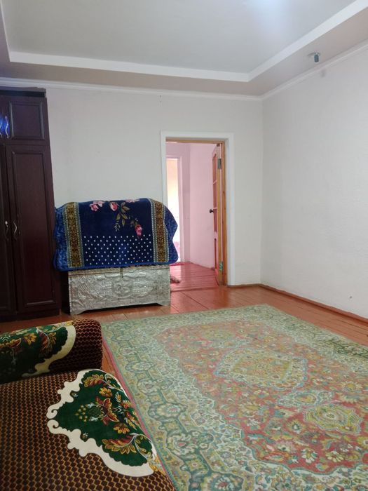 Uy sotiladi jizzax shaxar navoiy max u.shokirov beton kucha