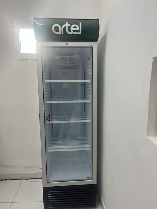 Холодилник витрина