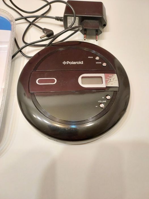 CD-Player portabil Polaroid PKS-66A, aproape nou, perfect funcțional