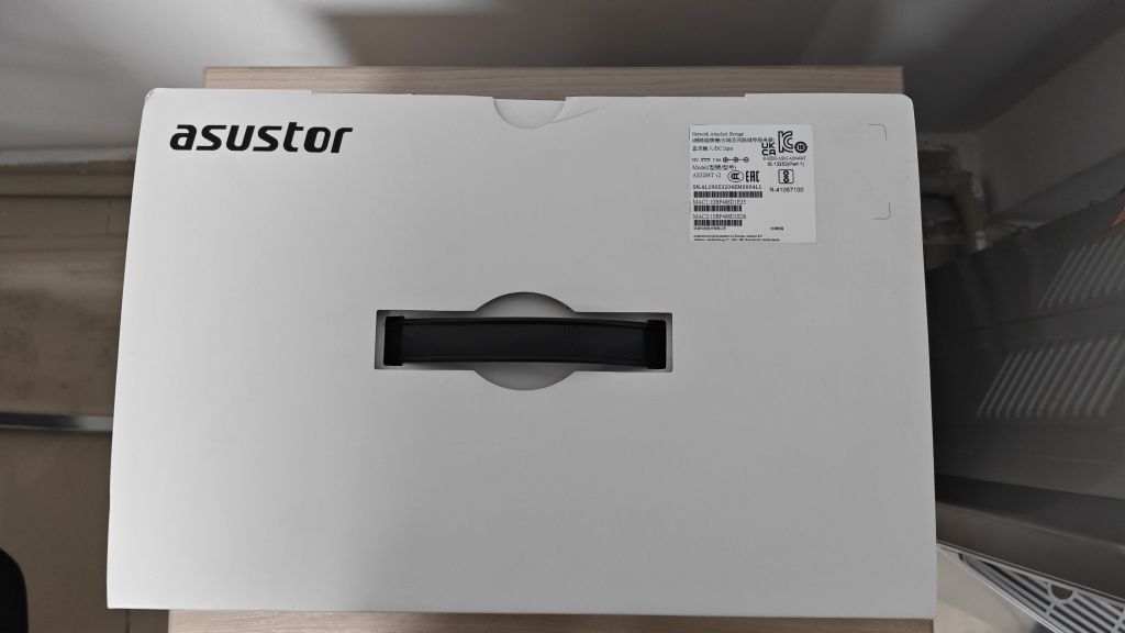 Надежный 4-дисковый NAS Asustor AS3204T v2 – мощность и безопасность