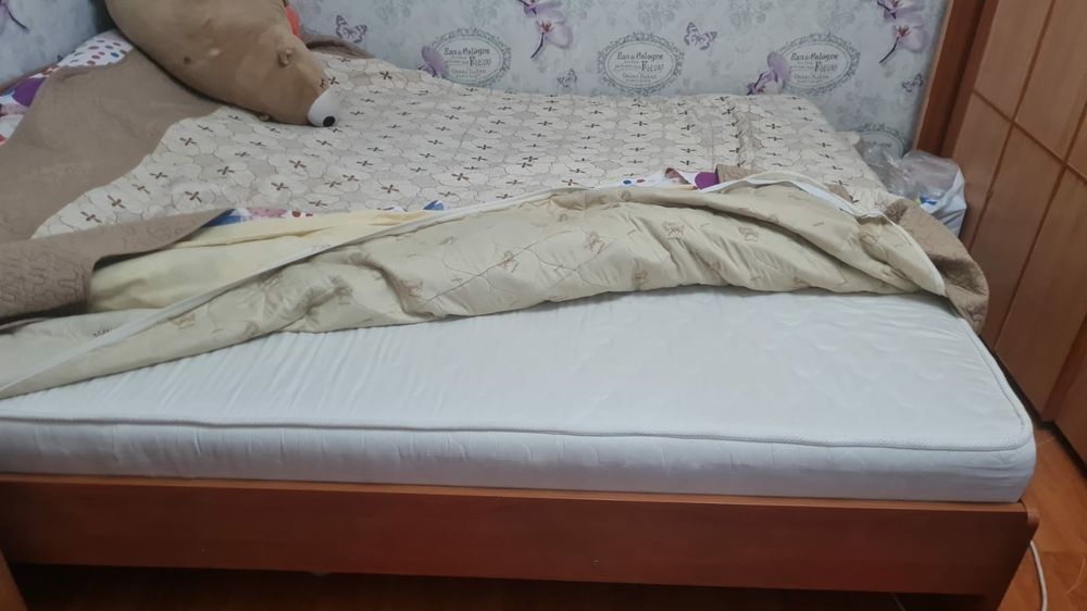 Продается мебель кровать 2хспальная