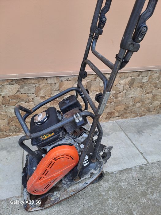 Vând placă compactoare husqvarna