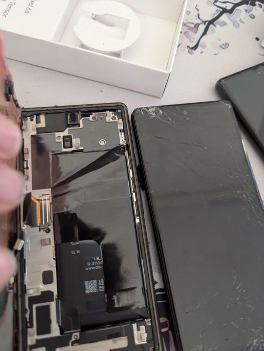 Продаю Google pixel 6a