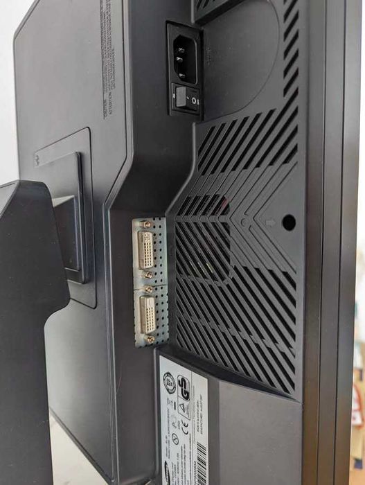 Професионален монитор Samsung XL20, 1600х1200, 20"инча, 114%