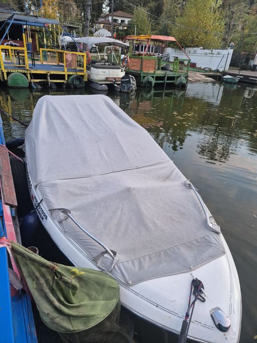 Barca Bayliner Capri 1700 cu motor Yamaha 100CP si peridoc Ellebi 1300