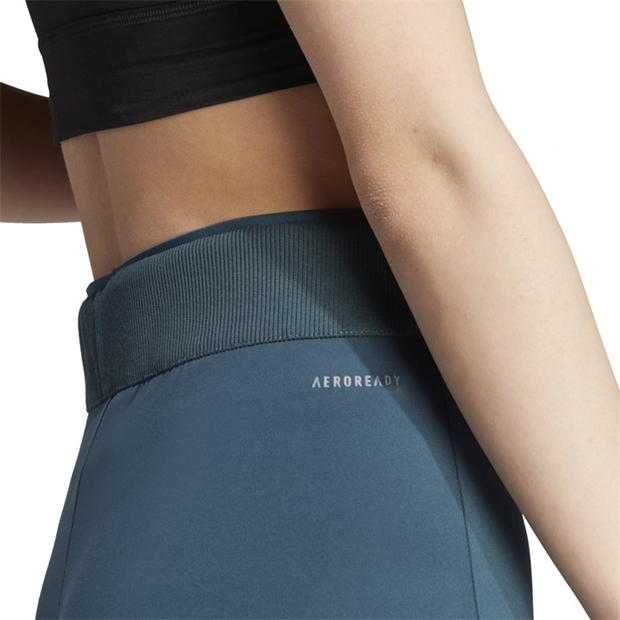 Adidas клин нов, оригинален