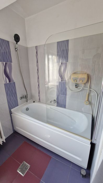 Închiriez apartament renovat 2 camere decomandate