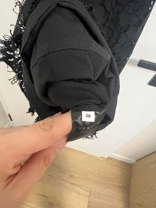 Дантелена черна рокля S