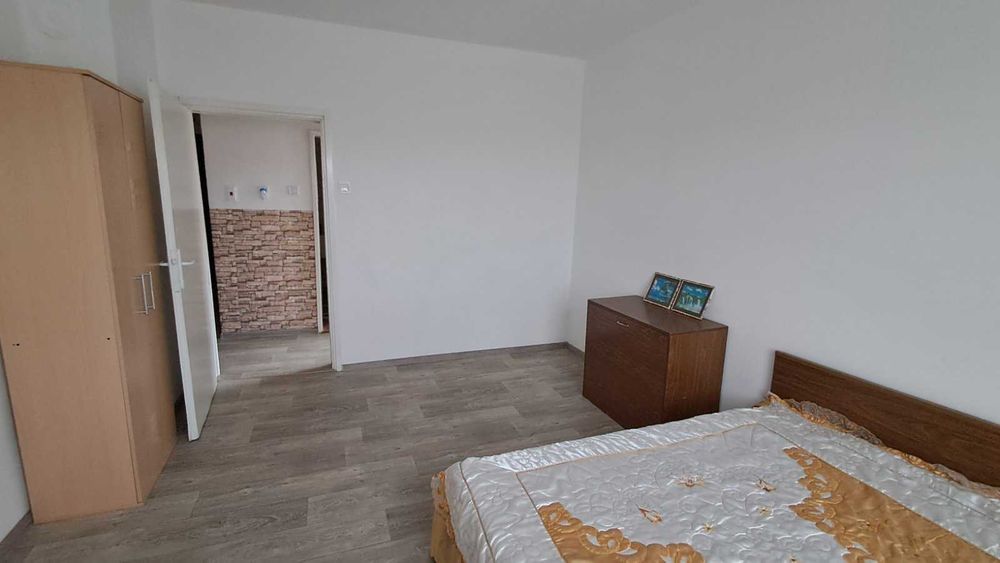 Продава се: Апартамент /тухла/ с площ 75 кв.м., ет.4, в град Карлово