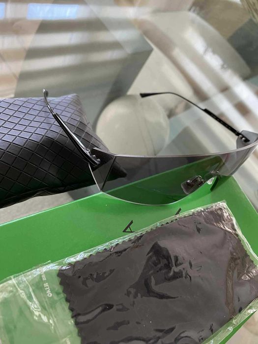 Слънчеви очила на Bottega Veneta