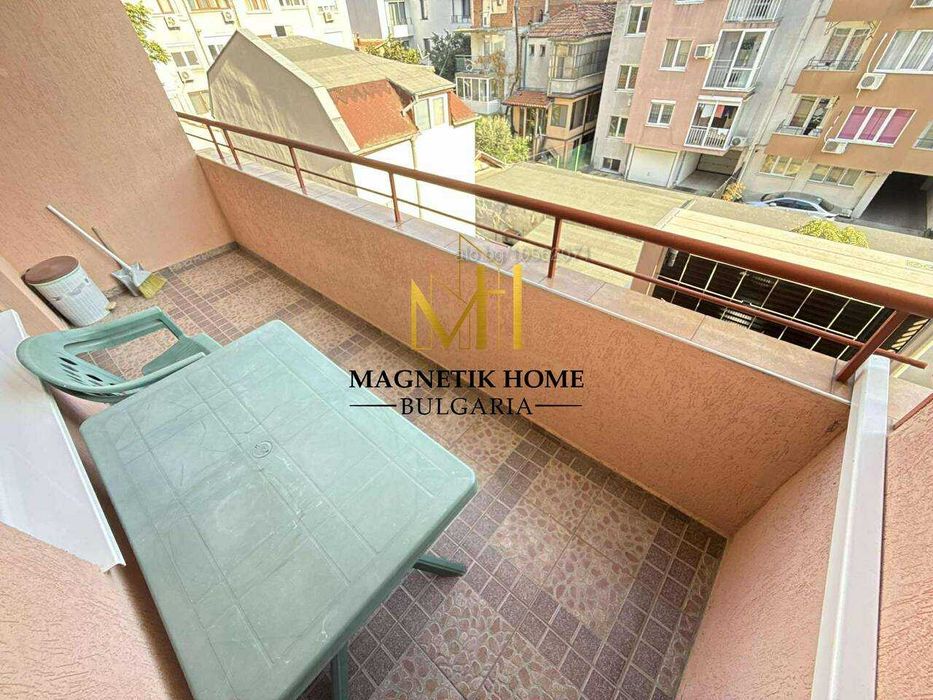 Просторен двустаен апартамент до Борисовата в ж.к. Възраждане