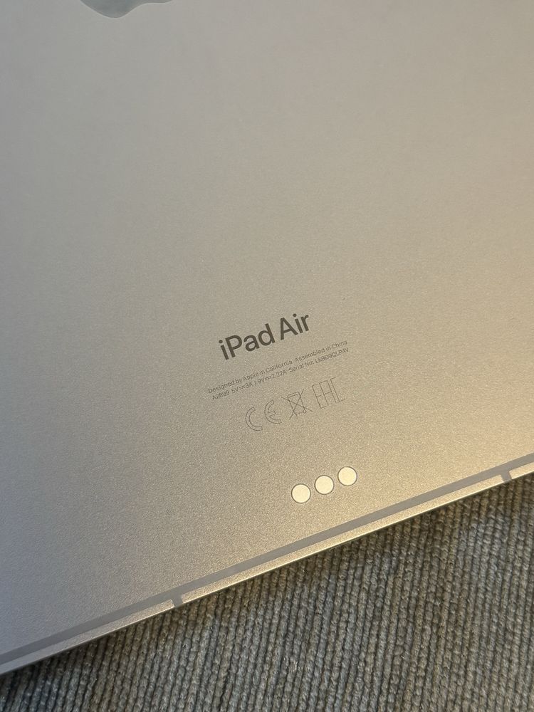 KATO HOB 256GB 13" iPad Air 13 2024 Cellular A1 Гаранция до 2026г Gray