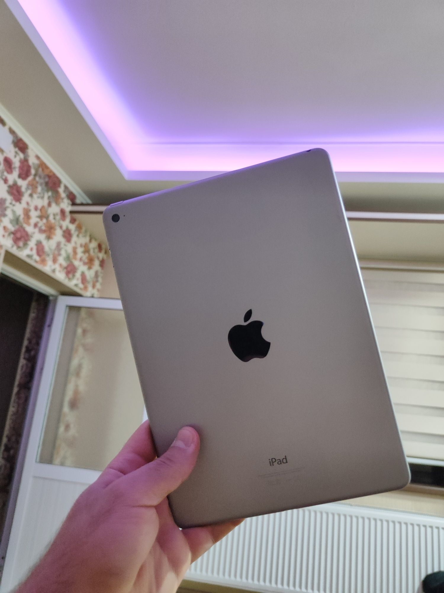 Ipad Air 2 16 gb wifi idealni xolati aybi yoq ofisnoy