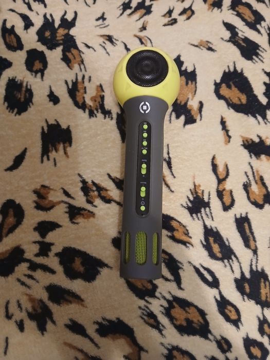 Vând microfon karaoche