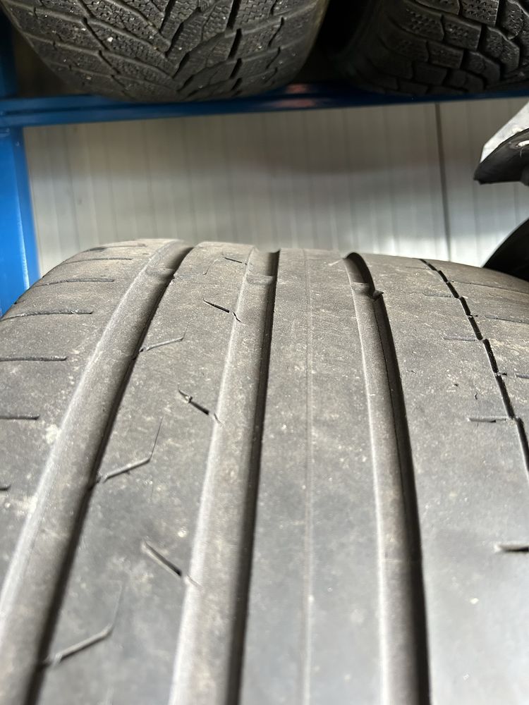 265/35 R20 Continental