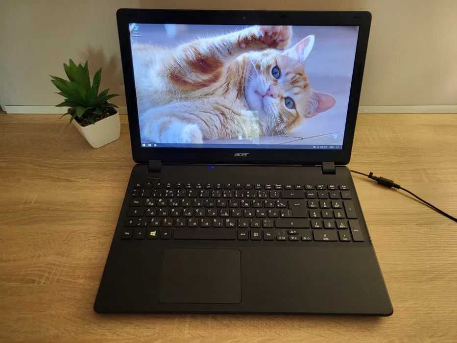 Ноутбук Acer в хорошем состоянии