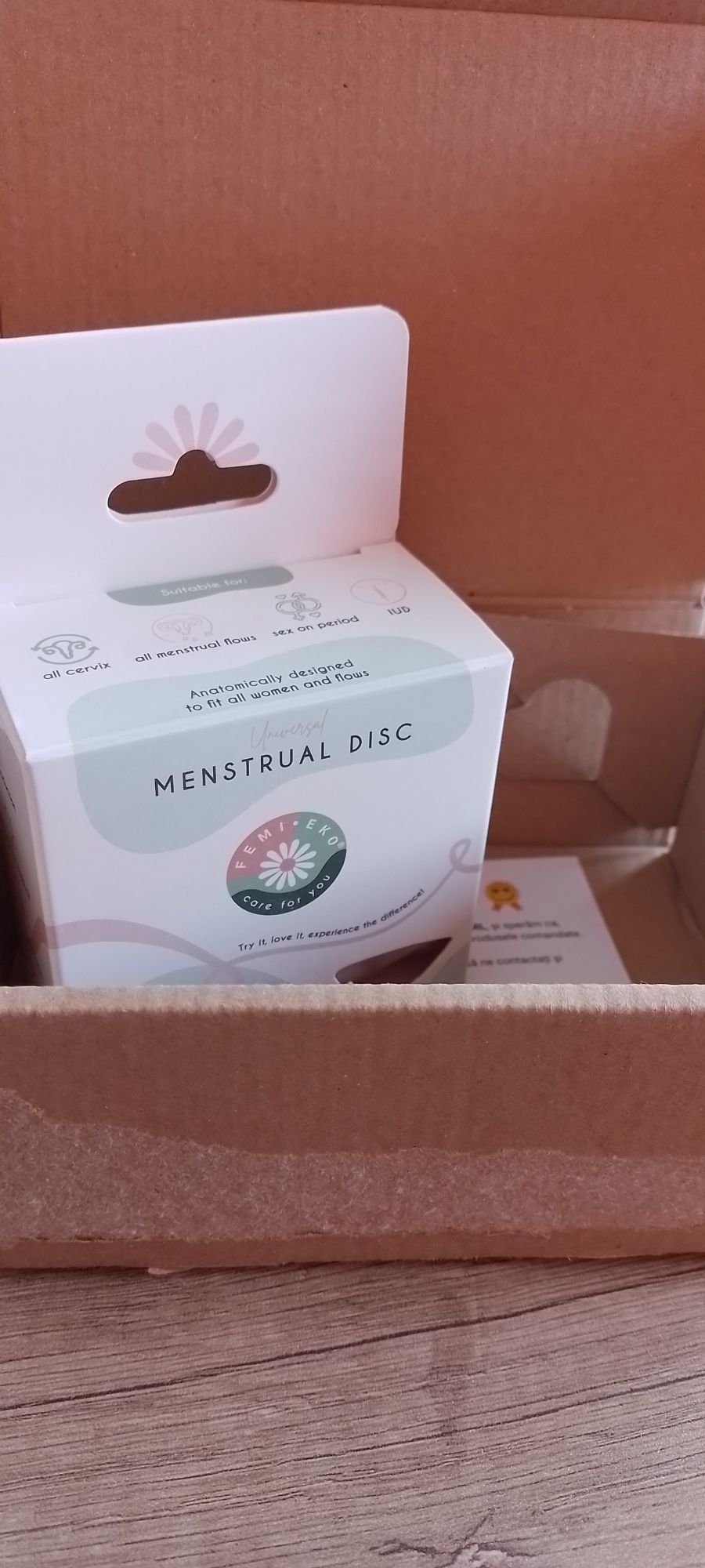 Disc menstrual nou, pret redus