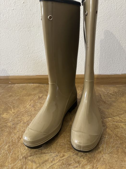 Продам резиновые сапоги 38р