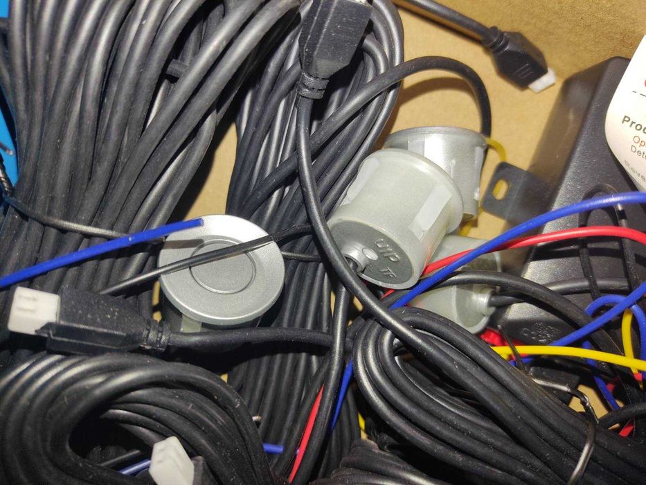 Чисто нов парктроник с 8 сензора и дисплей