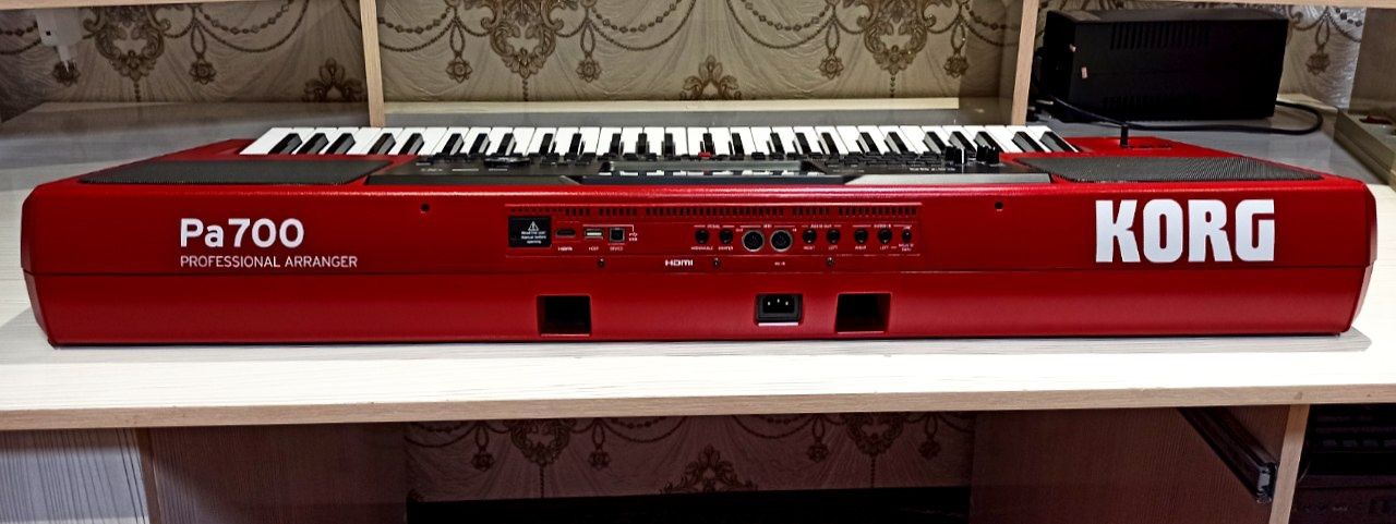 Korg Pa 700 Professional Arranger sotuvda