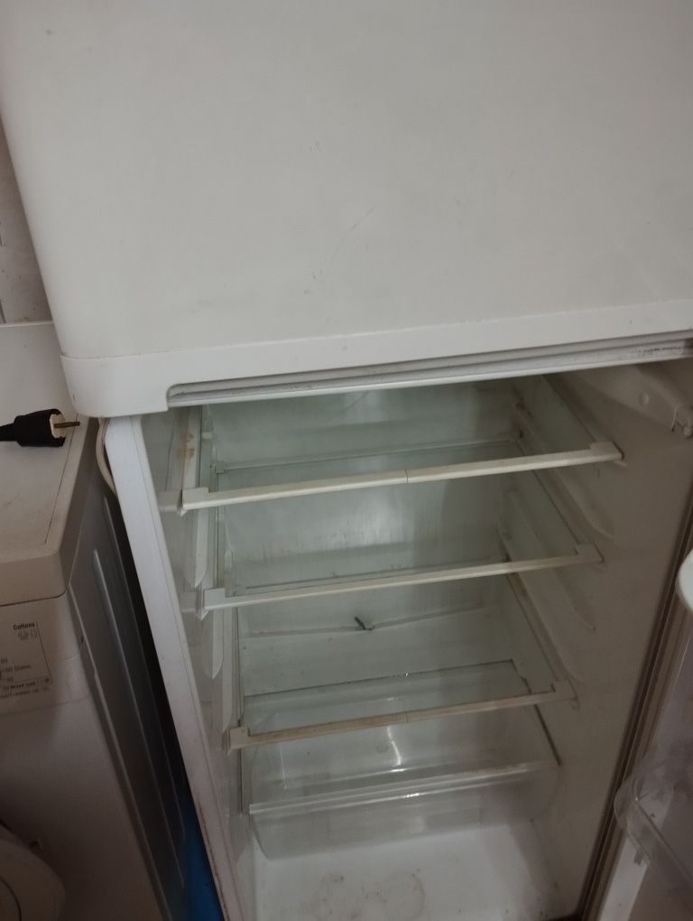 Хладилник zanussi