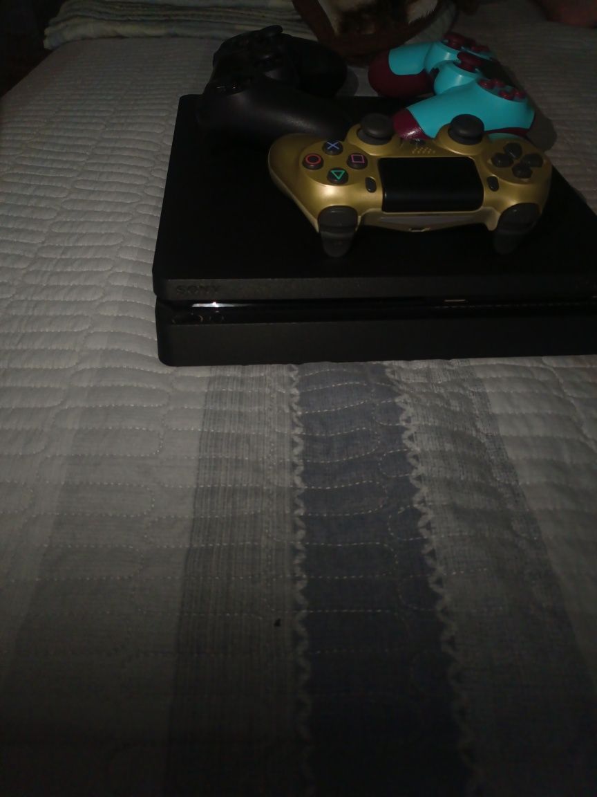 Продаю Playstation 4slin прошита