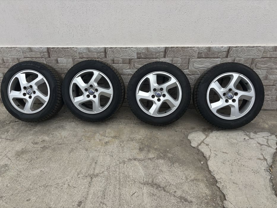 Roti volvo v50 Blader cu anvelope all season  Pirelli 205 55 r16