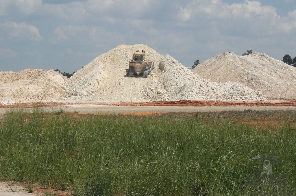 Щебень, глина каолиновая