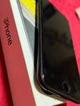 Продавам Iphone SE 2020