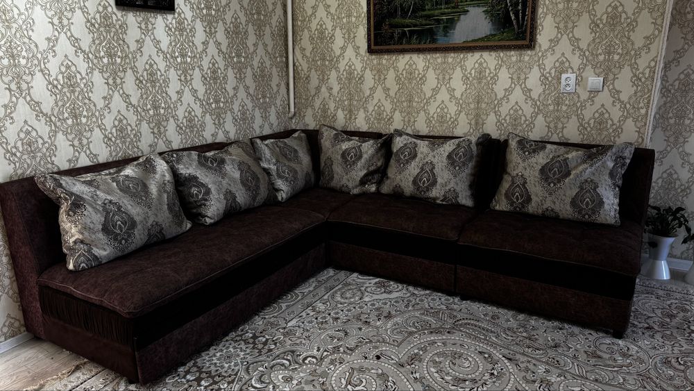 Диван угловой прямой кылугада болады состояниясы жақсы