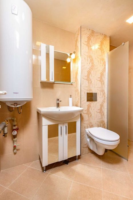 Дава се под наем Едностаен апартамент в Пловдив, Център - 25 кв.м за 245 € - Снимка #11