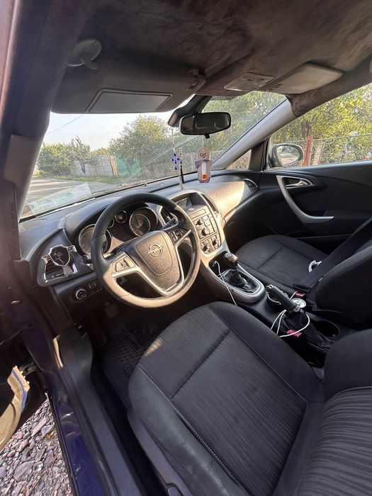 Se vinde Opel Astra J