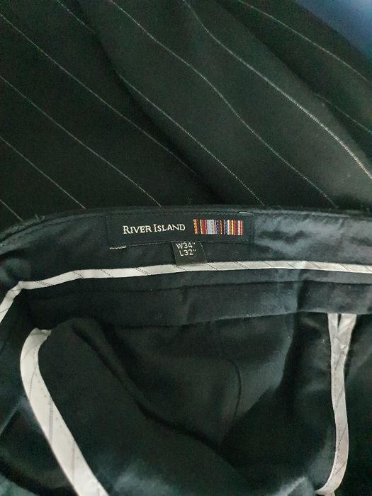 Costum barbati River Island