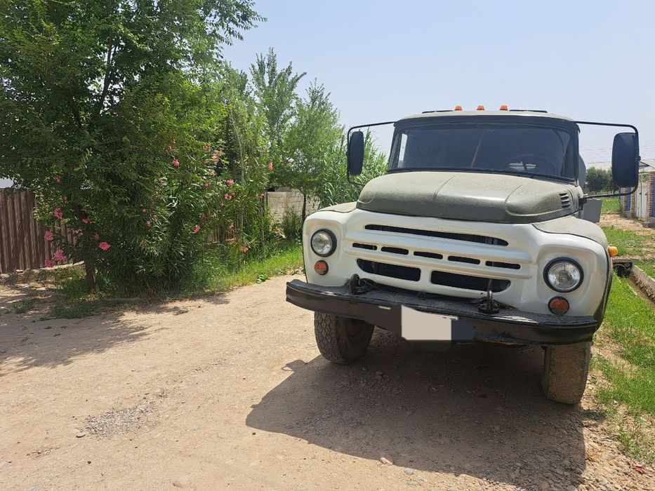 Zil. Suv tashish