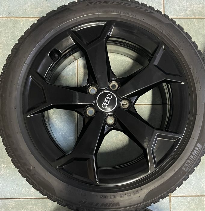 Jante aliaj R17 originale AUDI A3 205/50/17 Pirelli iarna