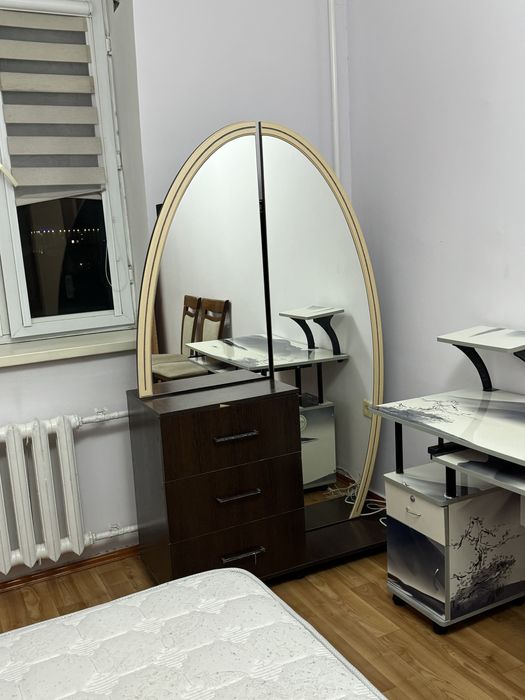 Комод-зеркало в спальню/ прихожую